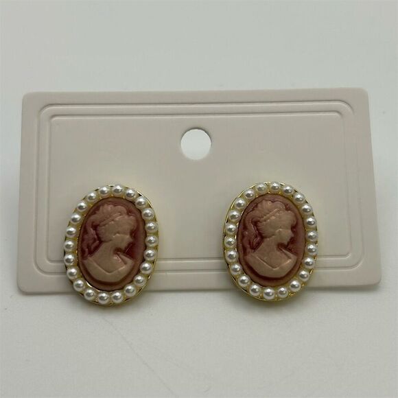 Woman Portrait Light Pink Cameo Faux Pearl Oval Round Stud Earrings Victorian - Picture 6 of 9